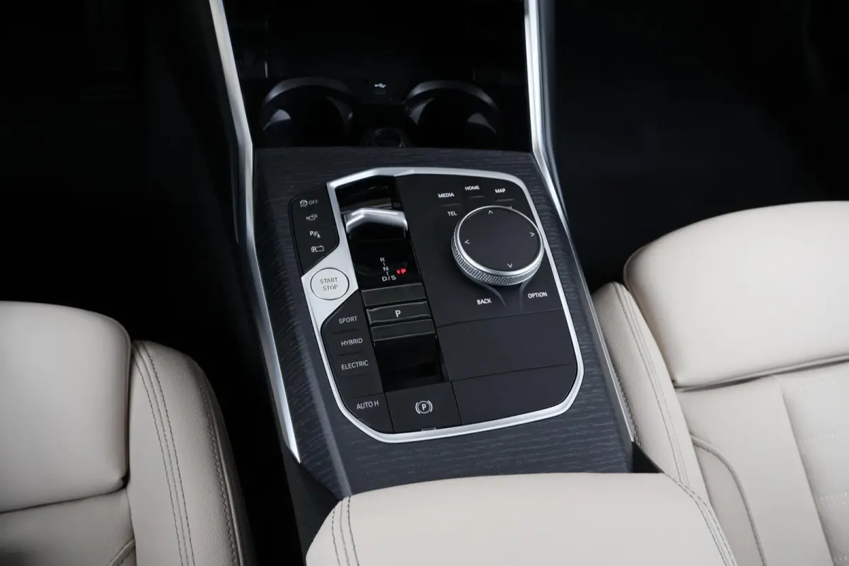 330e | SoH 100% | M-Sport Pakket | Active Cruise | Hifi | Parking Plus | Stuur & Stoelverwarming | Comfort Access |