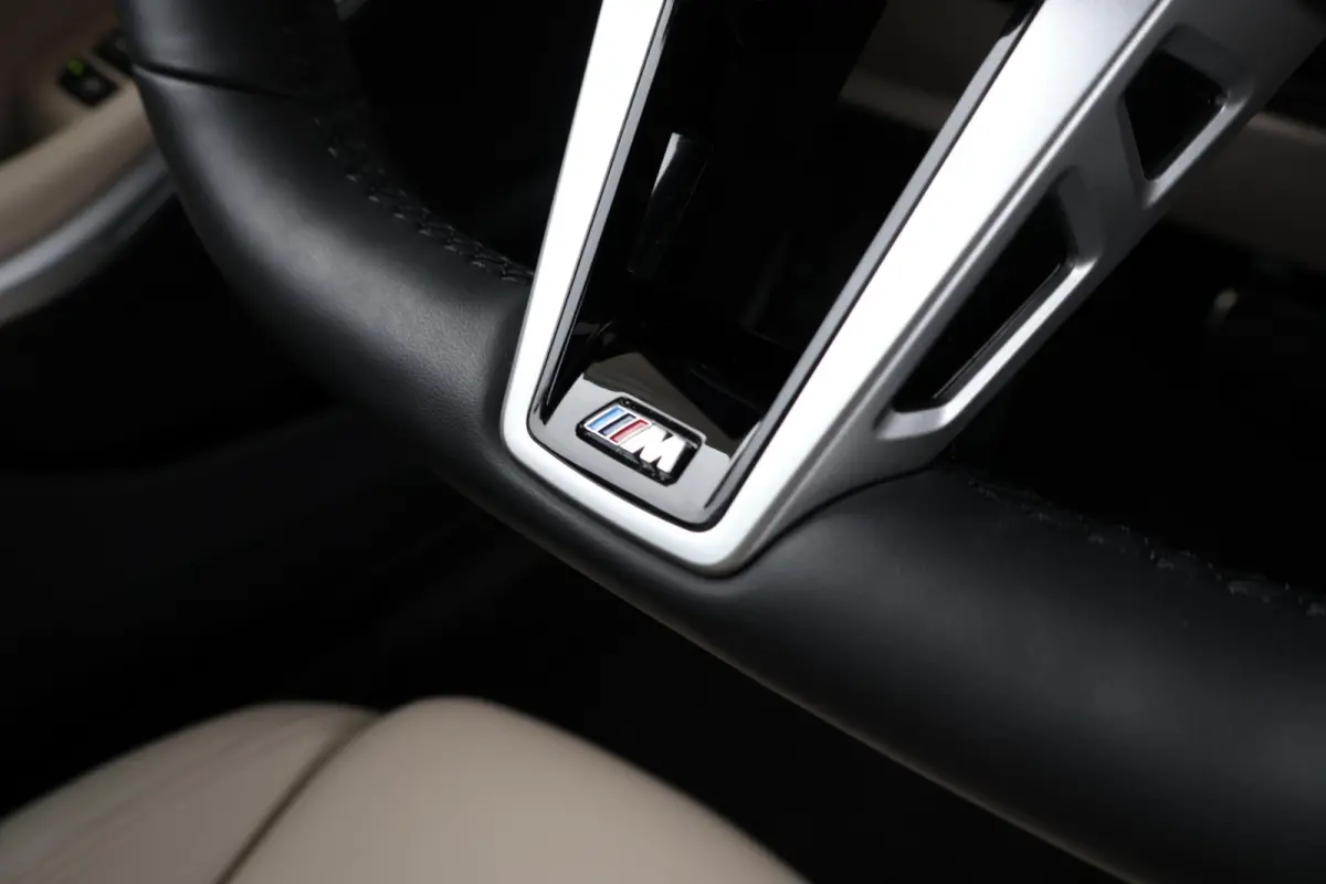 330e | SoH 100% | M-Sport Pakket | Active Cruise | Hifi | Parking Plus | Stuur & Stoelverwarming | Comfort Access |