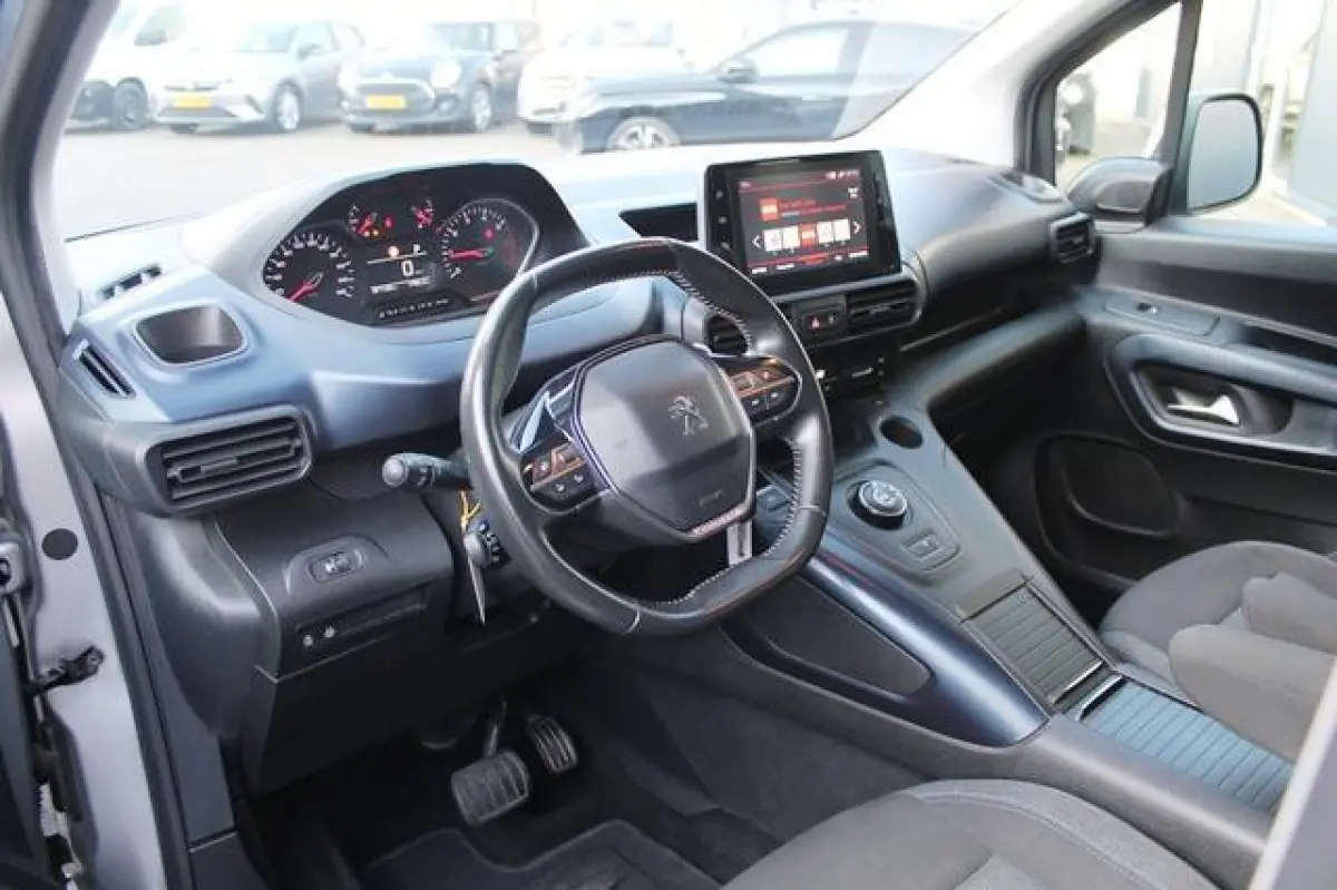 1.2 Puretech Allure | Automaat | Clima | Carplay/Android