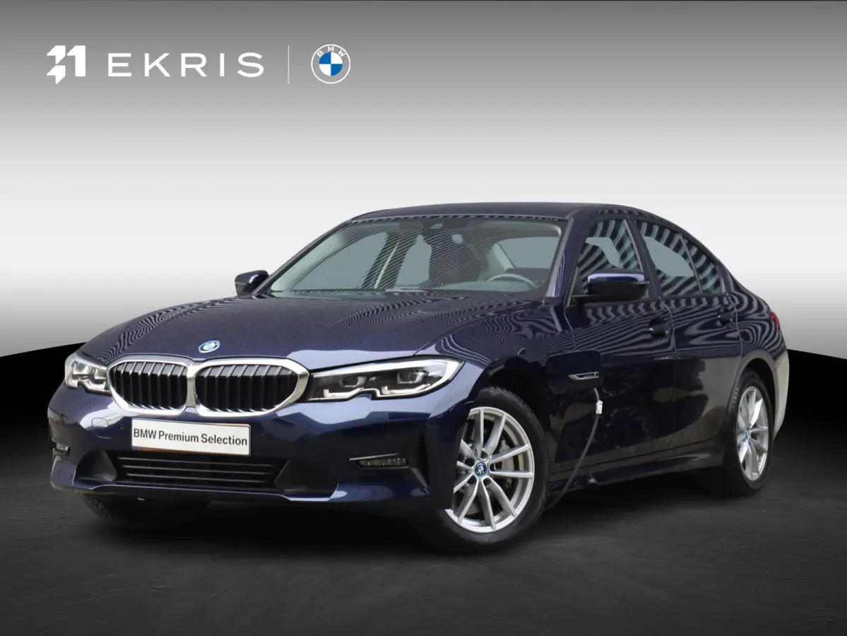 330e xDrive | High Executive | Sportstoelen | Verwarmbare Voorstoelen | Hi-Fi | Adaptive LED | Parkeersensoren | Climate Control 2-Zone | SOH 92% | 17'' LMV
