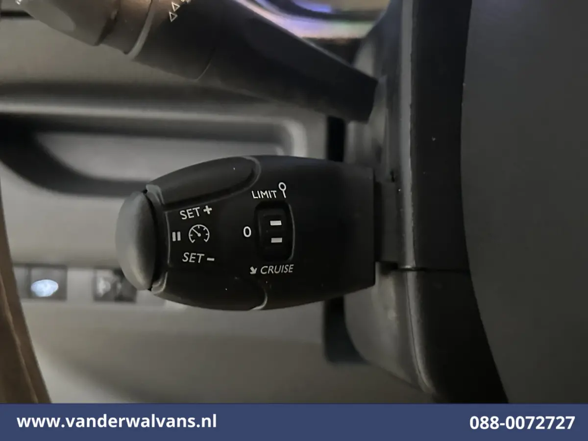 2.0 BlueHDI 122pk L3H1 Euro6 Airco | Camera | Navigatie | Apple Carplay | Cruisecontrol Android Auto, 2500kg Trekhaak, Parkeersensoren, Bijrijdersbank