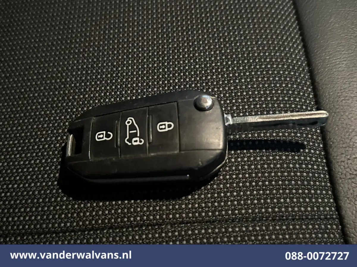 2.0 BlueHDI 122pk L3H1 Euro6 Airco | Camera | Navigatie | Apple Carplay | Cruisecontrol Android Auto, 2500kg Trekhaak, Parkeersensoren, Bijrijdersbank