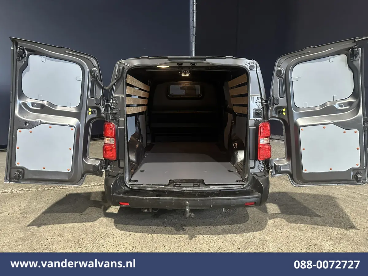 2.0 BlueHDI 122pk L3H1 Euro6 Airco | Camera | Navigatie | Apple Carplay | Cruisecontrol Android Auto, 2500kg Trekhaak, Parkeersensoren, Bijrijdersbank