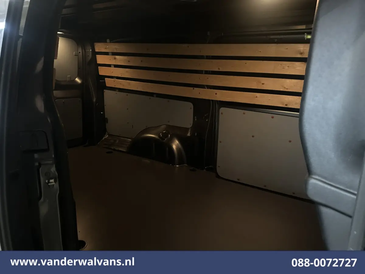 2.0 BlueHDI 122pk L3H1 Euro6 Airco | Camera | Navigatie | Apple Carplay | Cruisecontrol Android Auto, 2500kg Trekhaak, Parkeersensoren, Bijrijdersbank