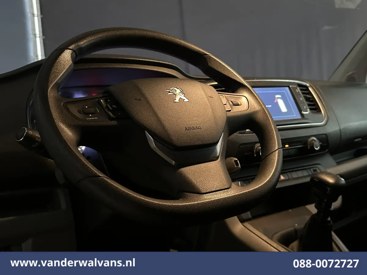 2.0 BlueHDI 122pk L3H1 Euro6 Airco | Camera | Navigatie | Apple Carplay | Cruisecontrol Android Auto, 2500kg Trekhaak, Parkeersensoren, Bijrijdersbank