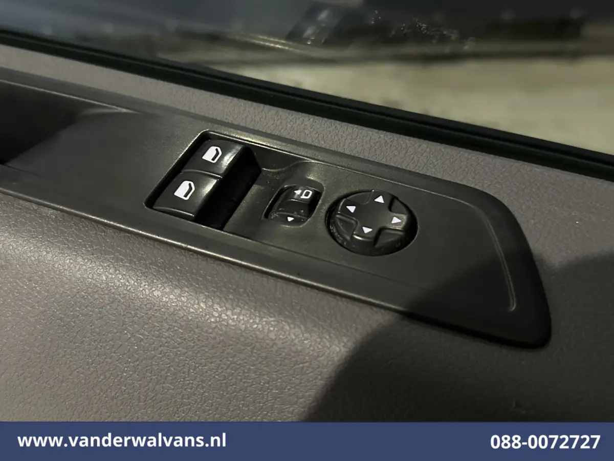 2.0 BlueHDI 122pk L3H1 Euro6 Airco | Camera | Navigatie | Apple Carplay | Cruisecontrol Android Auto, 2500kg Trekhaak, Parkeersensoren, Bijrijdersbank