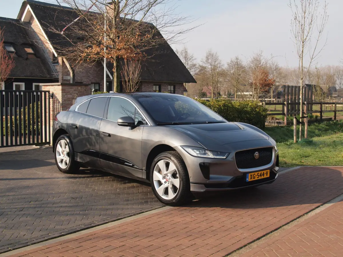 EV400 SE 90 kWh | Panoramadak | Camera | Head-Up Display | Meridian Audio | Stoelmemory |