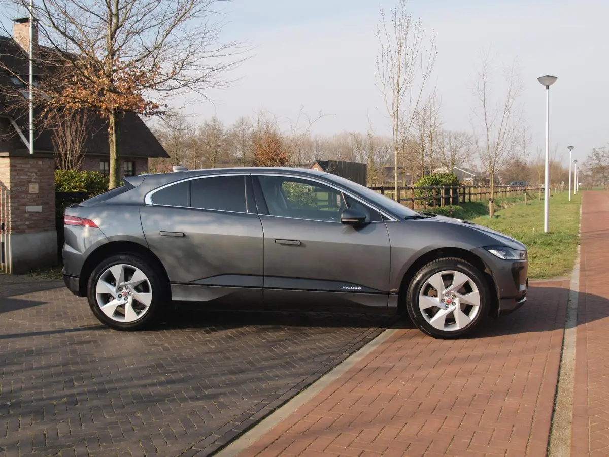 EV400 SE 90 kWh | Panoramadak | Camera | Head-Up Display | Meridian Audio | Stoelmemory |