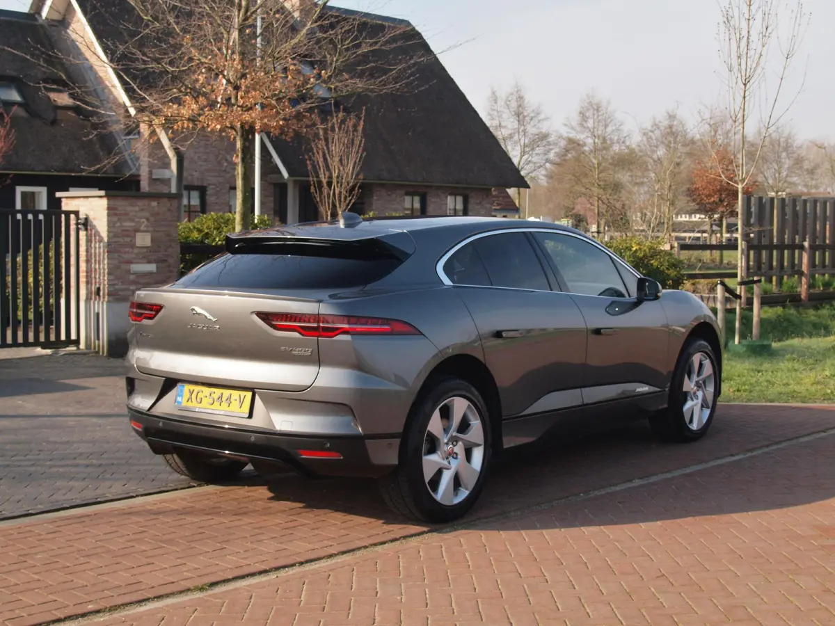 EV400 SE 90 kWh | Panoramadak | Camera | Head-Up Display | Meridian Audio | Stoelmemory |