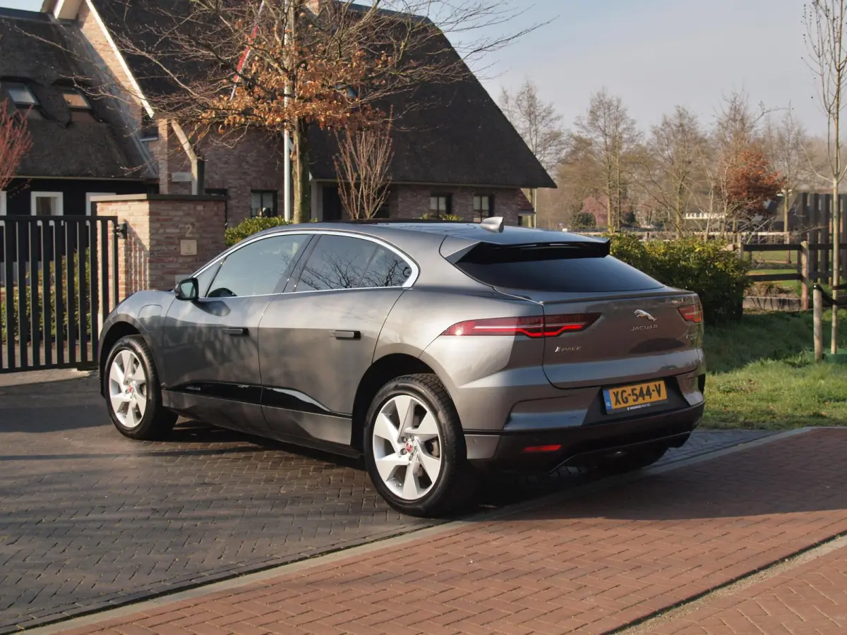 EV400 SE 90 kWh | Panoramadak | Camera | Head-Up Display | Meridian Audio | Stoelmemory |