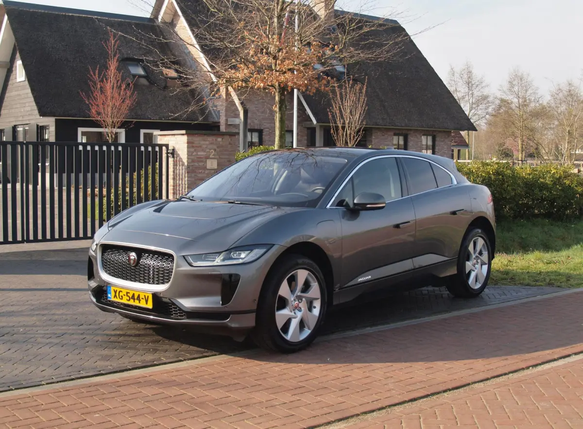 EV400 SE 90 kWh | Panoramadak | Camera | Head-Up Display | Meridian Audio | Stoelmemory |