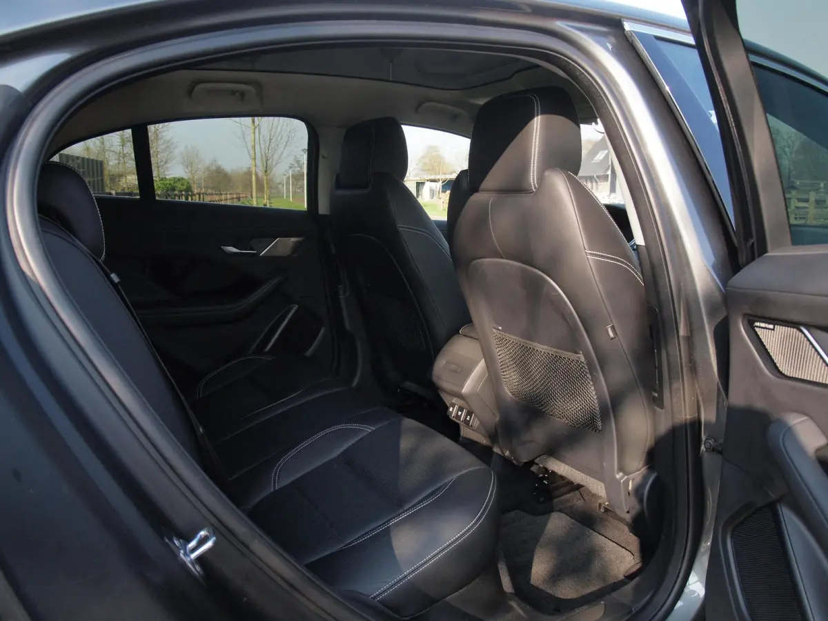 EV400 SE 90 kWh | Panoramadak | Camera | Head-Up Display | Meridian Audio | Stoelmemory |