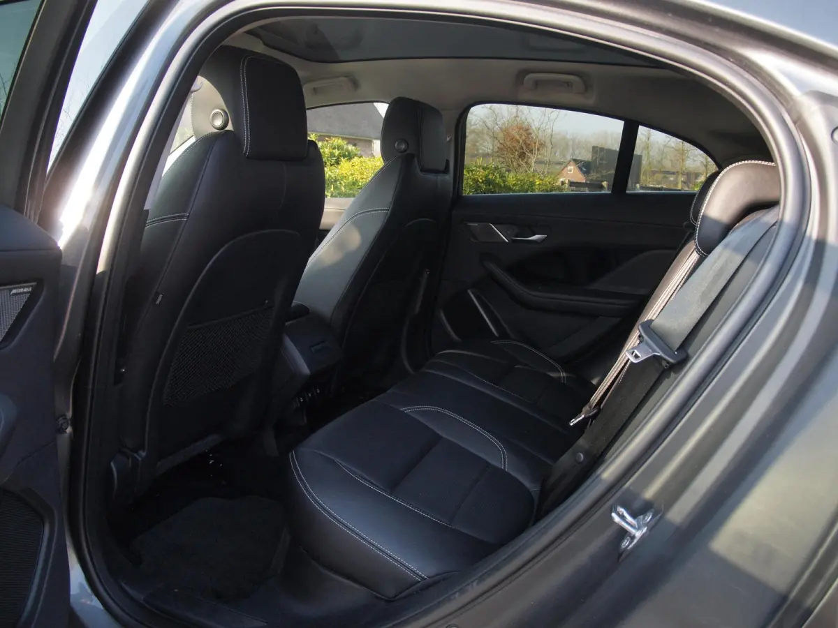 EV400 SE 90 kWh | Panoramadak | Camera | Head-Up Display | Meridian Audio | Stoelmemory |