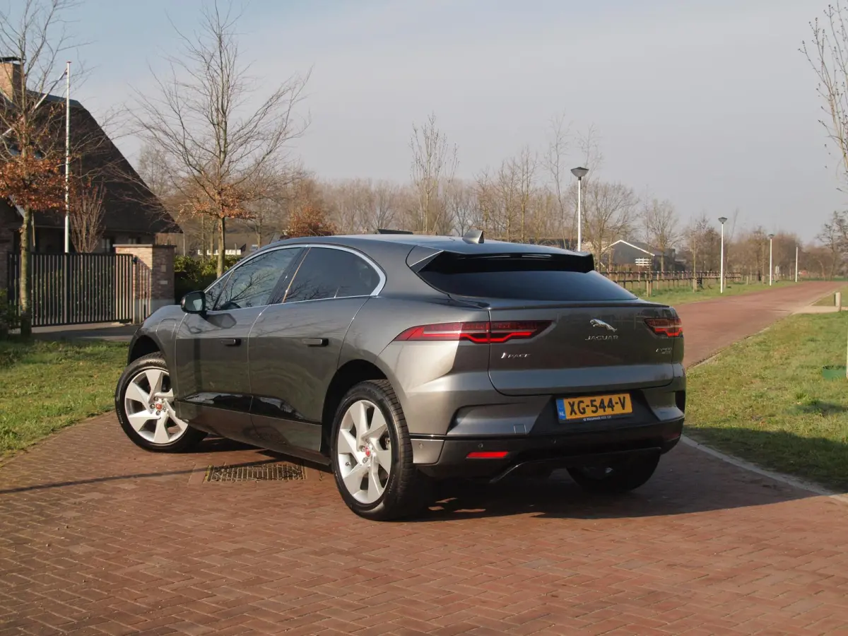EV400 SE 90 kWh | Panoramadak | Camera | Head-Up Display | Meridian Audio | Stoelmemory |
