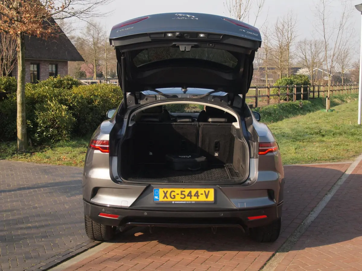 EV400 SE 90 kWh | Panoramadak | Camera | Head-Up Display | Meridian Audio | Stoelmemory |