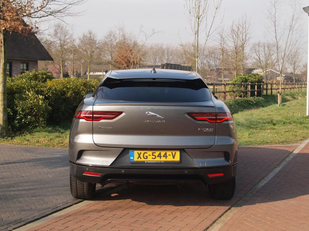 EV400 SE 90 kWh | Panoramadak | Camera | Head-Up Display | Meridian Audio | Stoelmemory |