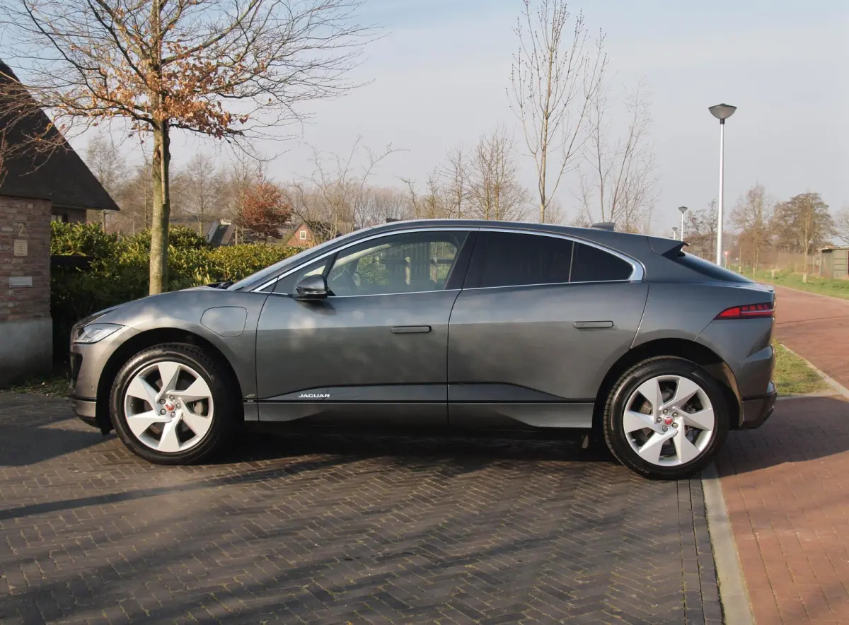 EV400 SE 90 kWh | Panoramadak | Camera | Head-Up Display | Meridian Audio | Stoelmemory |
