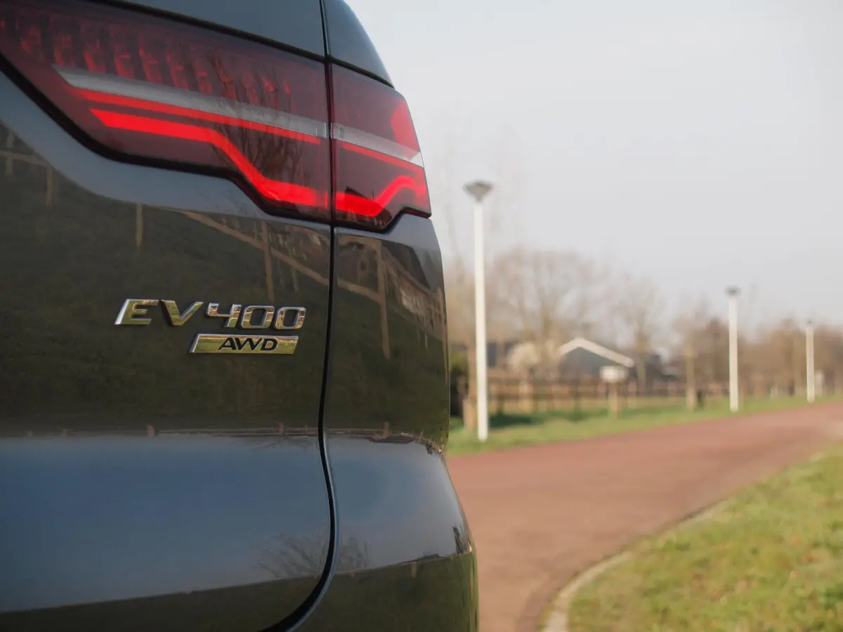 EV400 SE 90 kWh | Panoramadak | Camera | Head-Up Display | Meridian Audio | Stoelmemory |