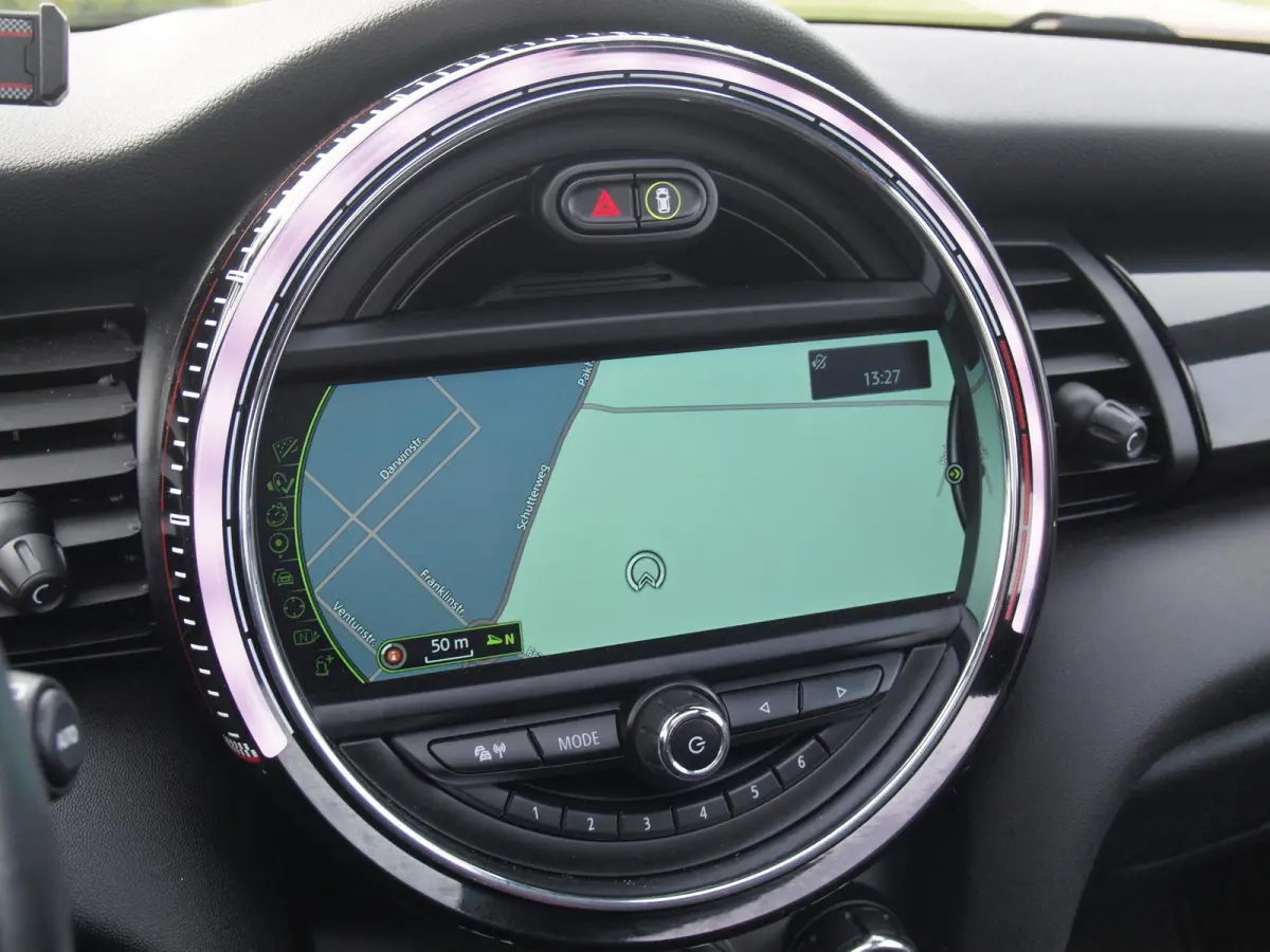 2.0 John Cooper Works Chili | 231 PK | Panoramadak | Head-Up Display | Harman Kardon | Camera | Automaat |