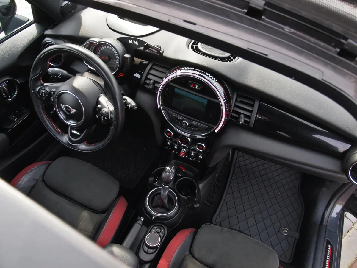 2.0 John Cooper Works Chili | 231 PK | Panoramadak | Head-Up Display | Harman Kardon | Camera | Automaat |