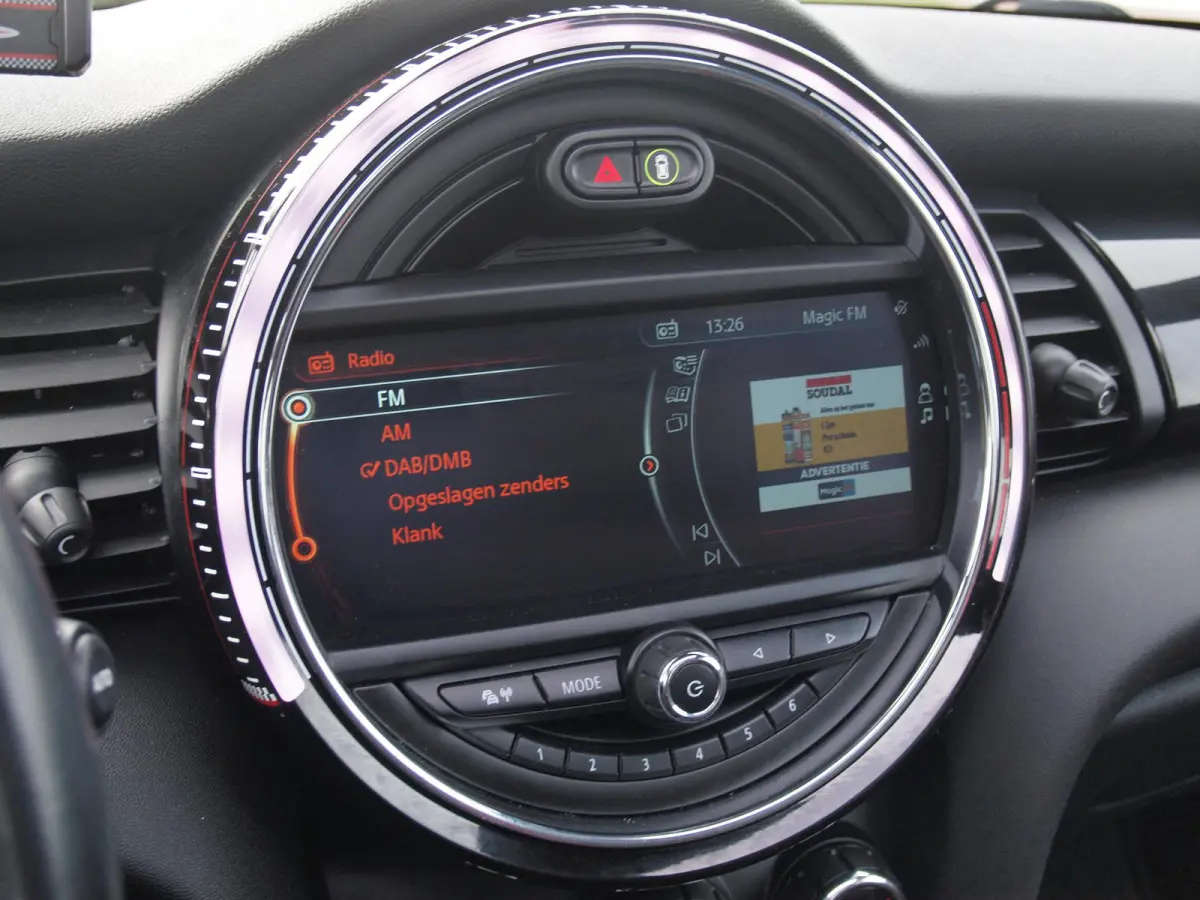 2.0 John Cooper Works Chili | 231 PK | Panoramadak | Head-Up Display | Harman Kardon | Camera | Automaat |