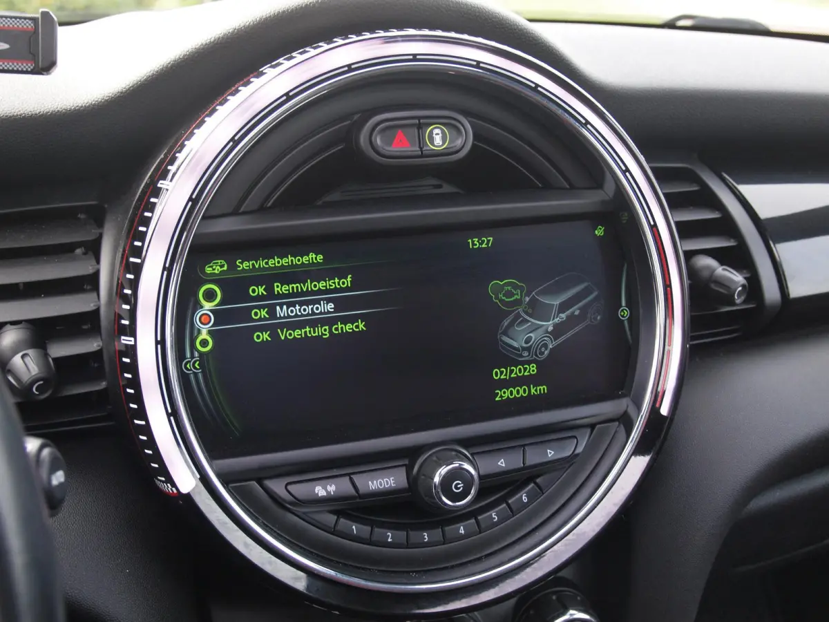 2.0 John Cooper Works Chili | 231 PK | Panoramadak | Head-Up Display | Harman Kardon | Camera | Automaat |