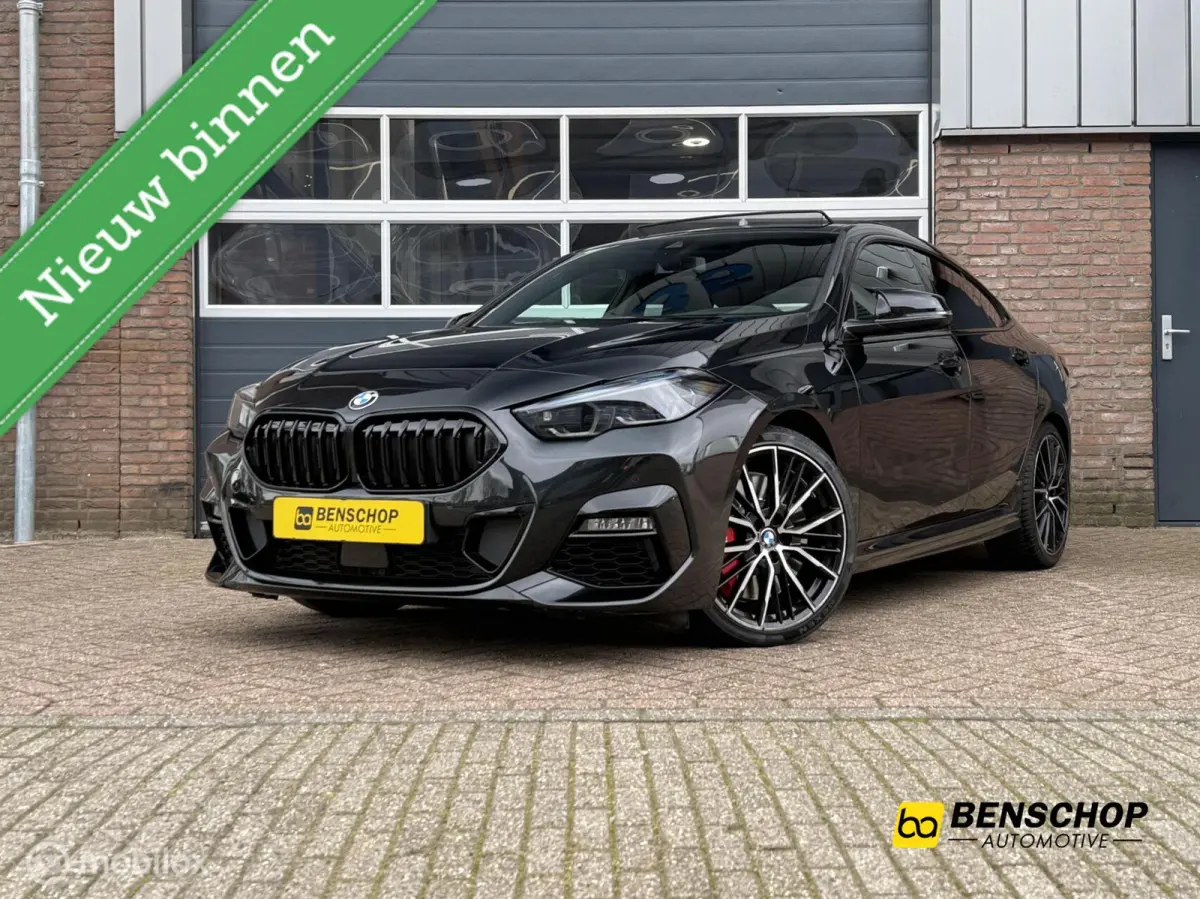 220i M Sport Panodak Kuipstoelen Harman Kardon Virtaul Navi Carplay Camera