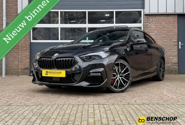 220i M Sport Panodak Kuipstoelen Harman Kardon Virtaul Navi Carplay Camera