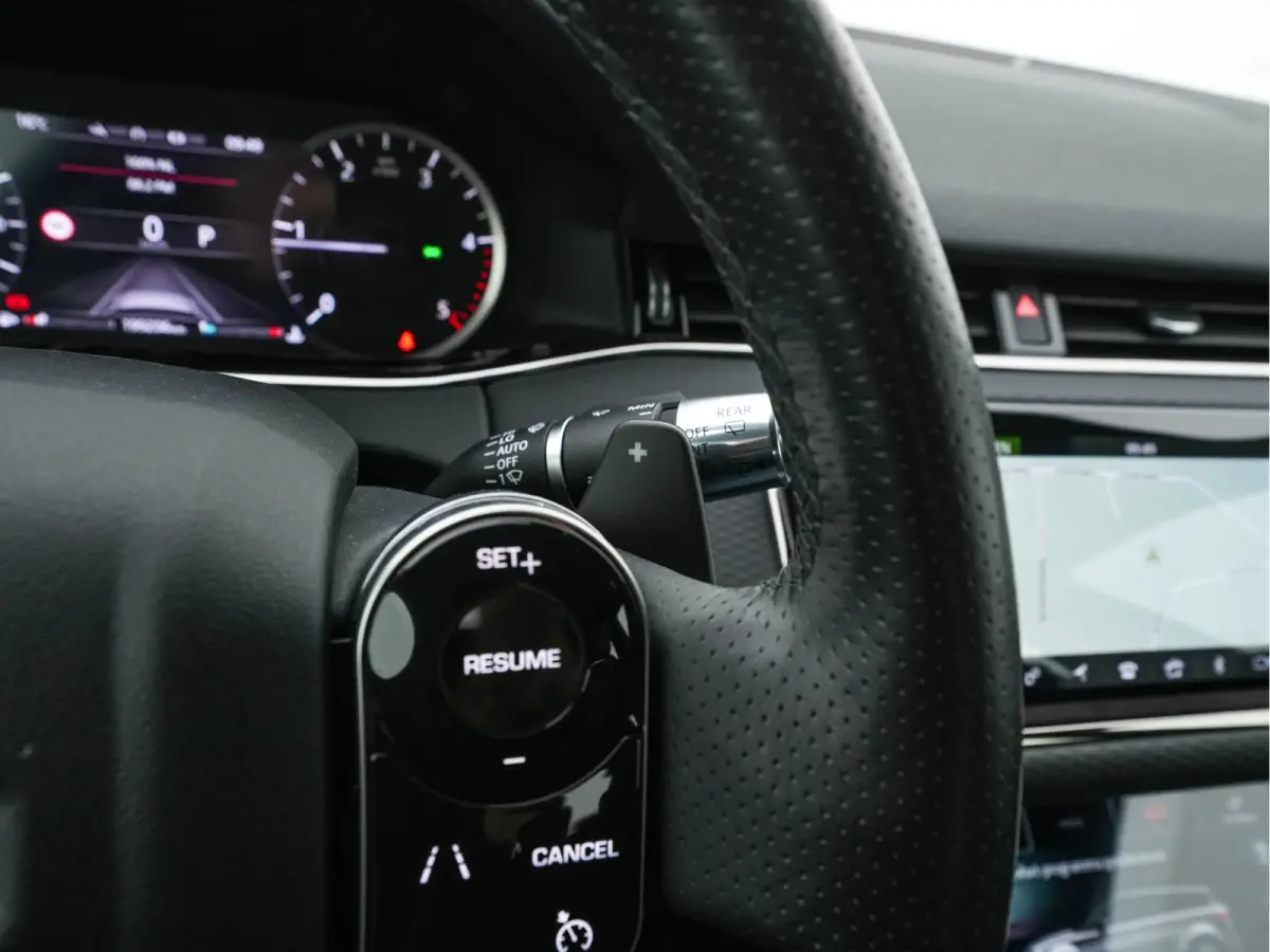 2.0 D180 AWD SE (INCL-BTW) Aut. *LEATHER | FULL-LED | HEATED-COMFORTSEATS | NAVI-FULLMAP | SHIFTPADDLES | CAMERA | ECC | CARPLAY | PDC | CRUISE | 18''ALU*