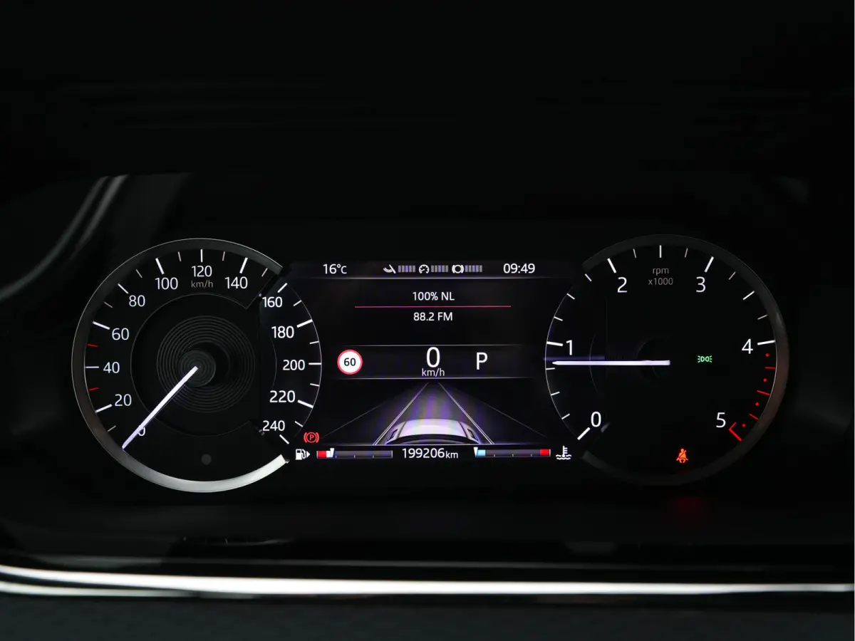 2.0 D180 AWD SE (INCL-BTW) Aut. *LEATHER | FULL-LED | HEATED-COMFORTSEATS | NAVI-FULLMAP | SHIFTPADDLES | CAMERA | ECC | CARPLAY | PDC | CRUISE | 18''ALU*