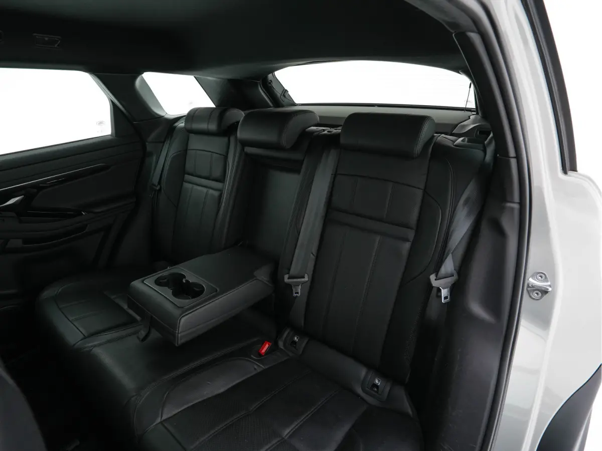 2.0 D180 AWD SE (INCL-BTW) Aut. *LEATHER | FULL-LED | HEATED-COMFORTSEATS | NAVI-FULLMAP | SHIFTPADDLES | CAMERA | ECC | CARPLAY | PDC | CRUISE | 18''ALU*
