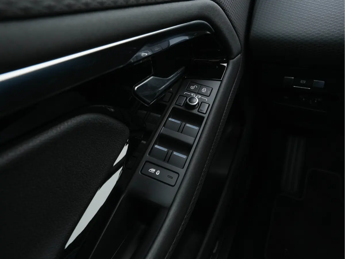 2.0 D180 AWD SE (INCL-BTW) Aut. *LEATHER | FULL-LED | HEATED-COMFORTSEATS | NAVI-FULLMAP | SHIFTPADDLES | CAMERA | ECC | CARPLAY | PDC | CRUISE | 18''ALU*