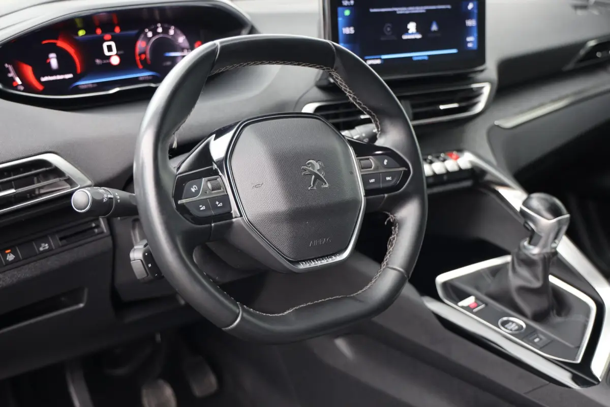 1.2 PureTech Blue Lease Allure|Virtual|Trekhaak|Apple carplay/Android auto|