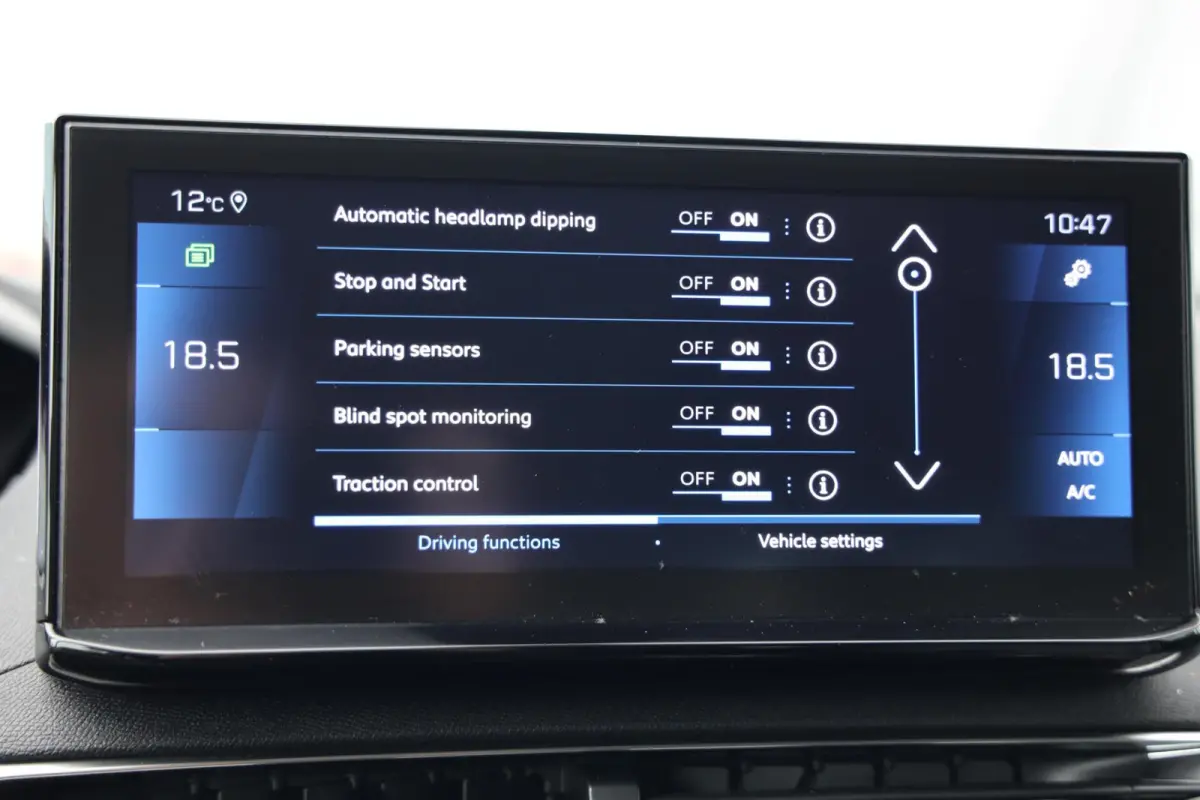 1.2 PureTech Blue Lease Allure|Virtual|Trekhaak|Apple carplay/Android auto|