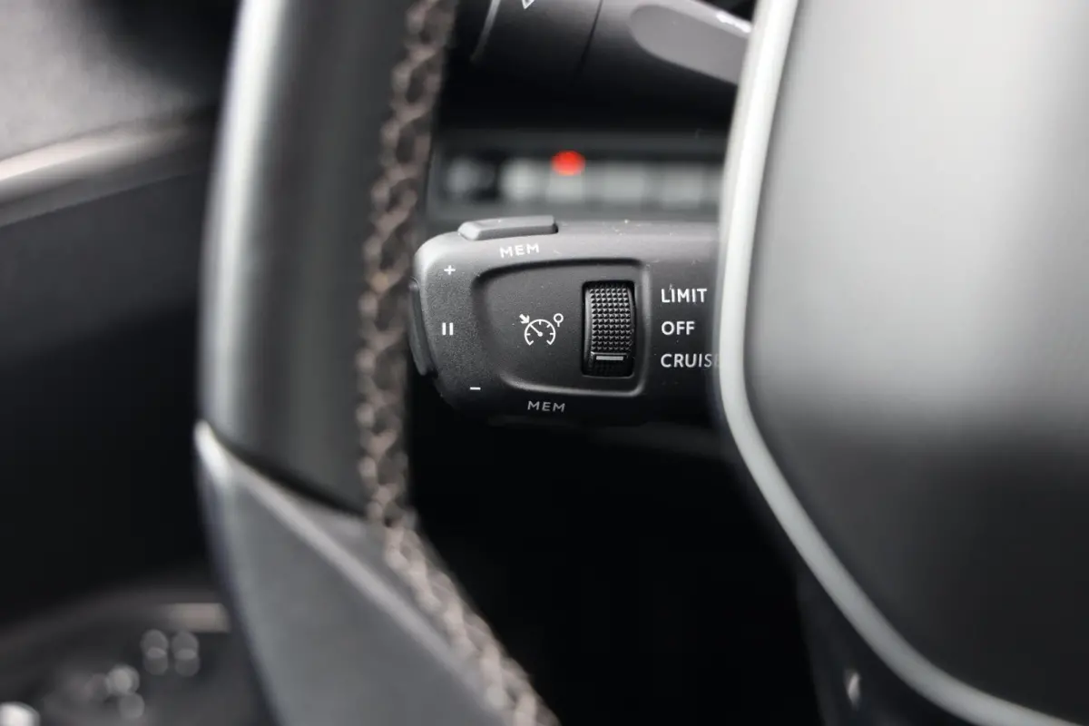 1.2 PureTech Blue Lease Allure|Virtual|Trekhaak|Apple carplay/Android auto|
