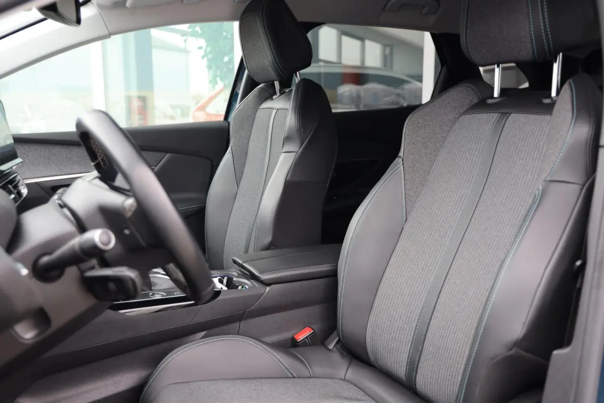 1.2 PureTech Blue Lease Allure|Virtual|Trekhaak|Apple carplay/Android auto|