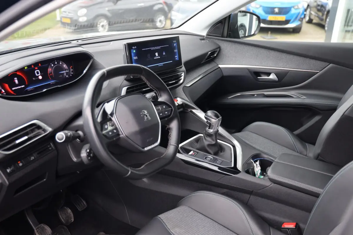 1.2 PureTech Blue Lease Allure|Virtual|Trekhaak|Apple carplay/Android auto|