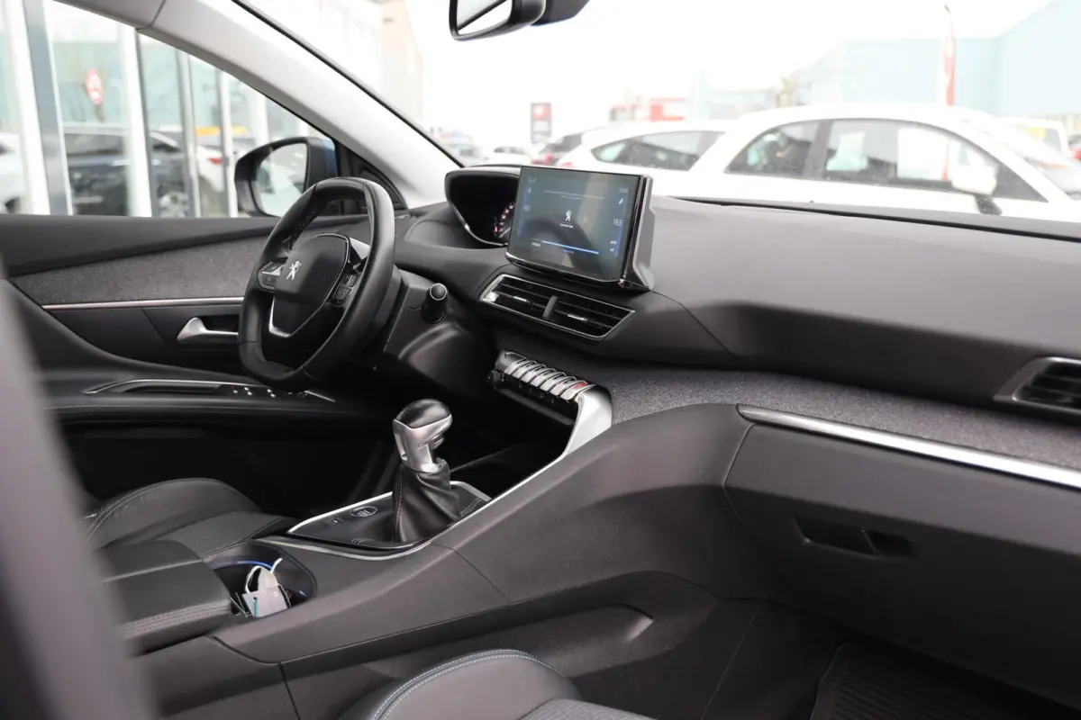 1.2 PureTech Blue Lease Allure|Virtual|Trekhaak|Apple carplay/Android auto|