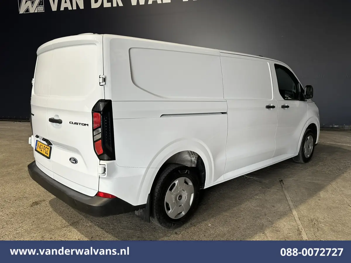 2.0 TDCI 136pk L2H1 Euro6 Airco | Camera | Apple Carplay | LED Cruisecontrol, Android Auto, Verwarmde Voorruit, Parkeersensoren, Bijrijdersbank, 2740kg trekvermogen