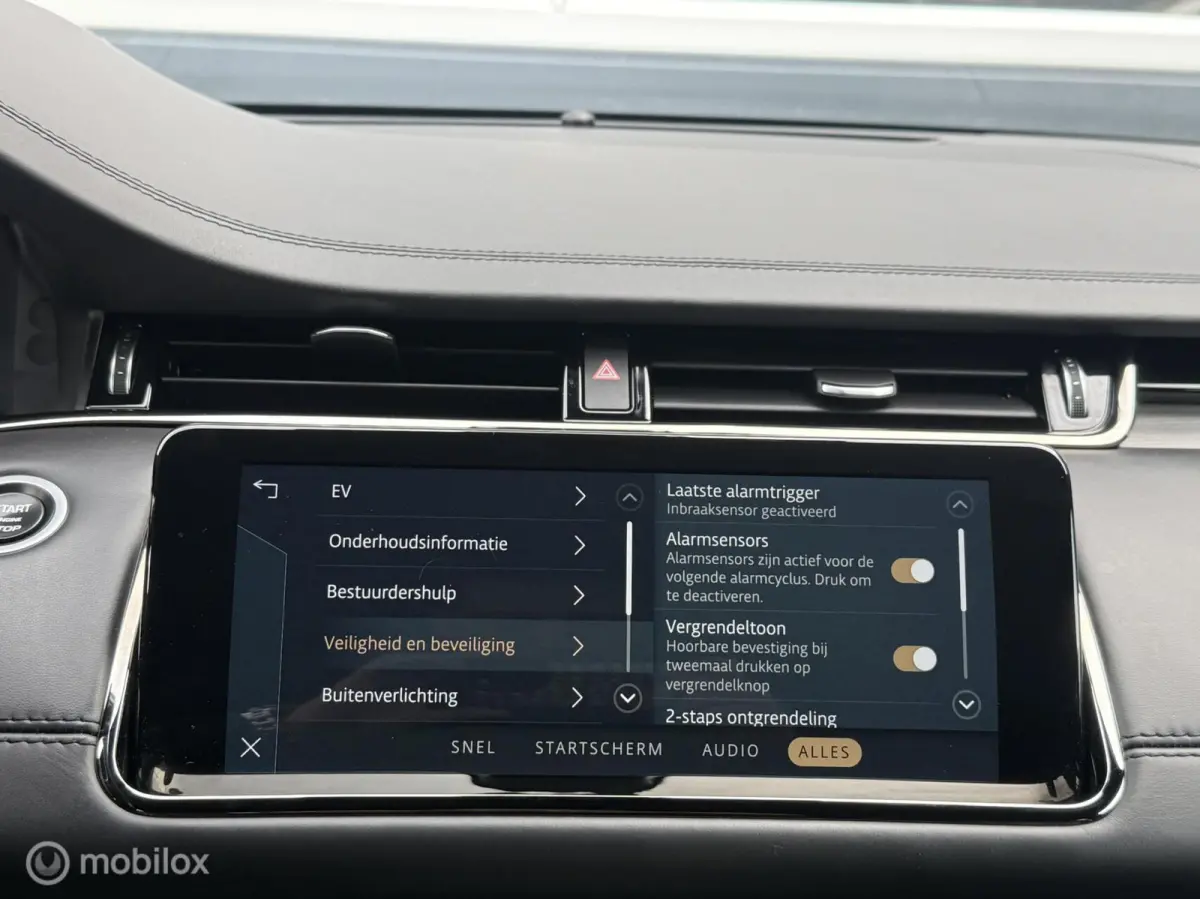 1.5 P300e AWD Autobiography Panodak Leer Navi Carplay Camera