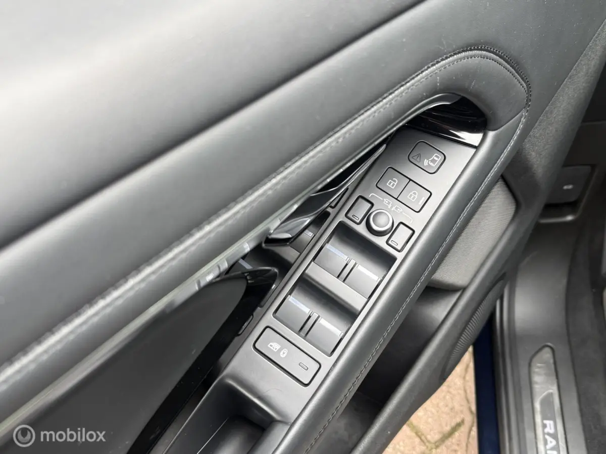1.5 P300e AWD Autobiography Panodak Leer Navi Carplay Camera