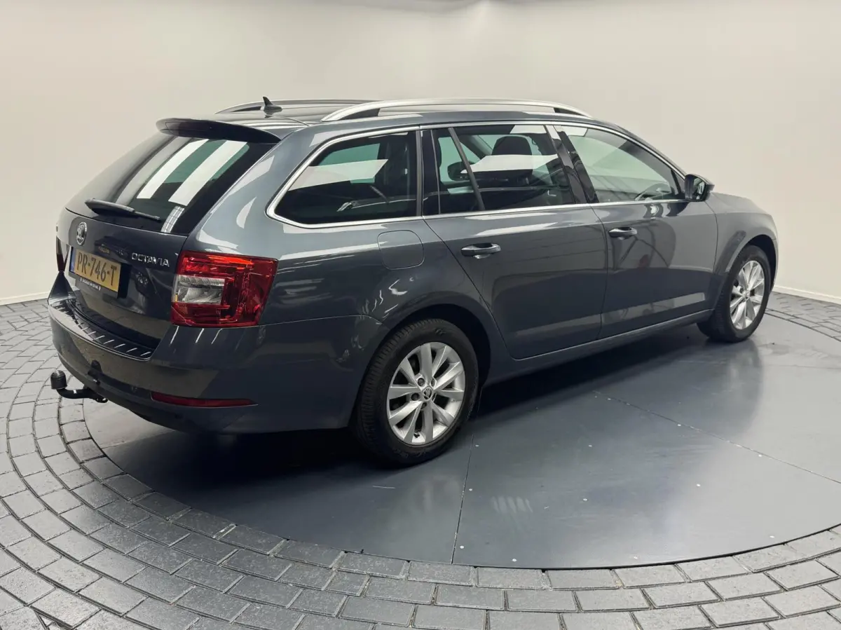 1.0 TSi Greentech Automaat-Trekhaak-Navigatie-Cr.contr-Clima-Carplay-Parkeersensoren-Lm16''velgen