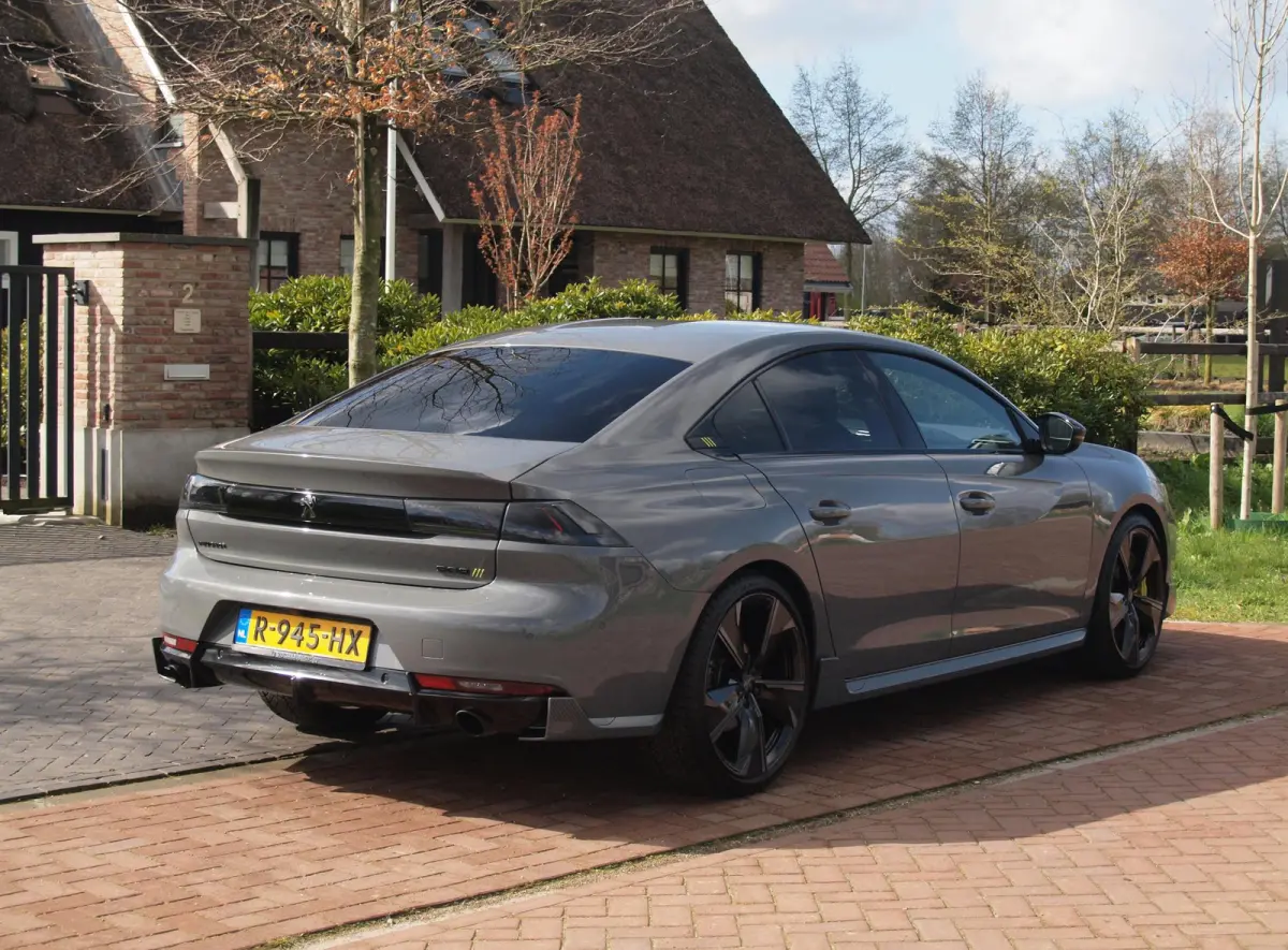 1.6 HYbrid Peugeot Sport Engineered | 360 Camera | 360 PK | NL-Auto | Gris Sellenium | Stoelverwarming |