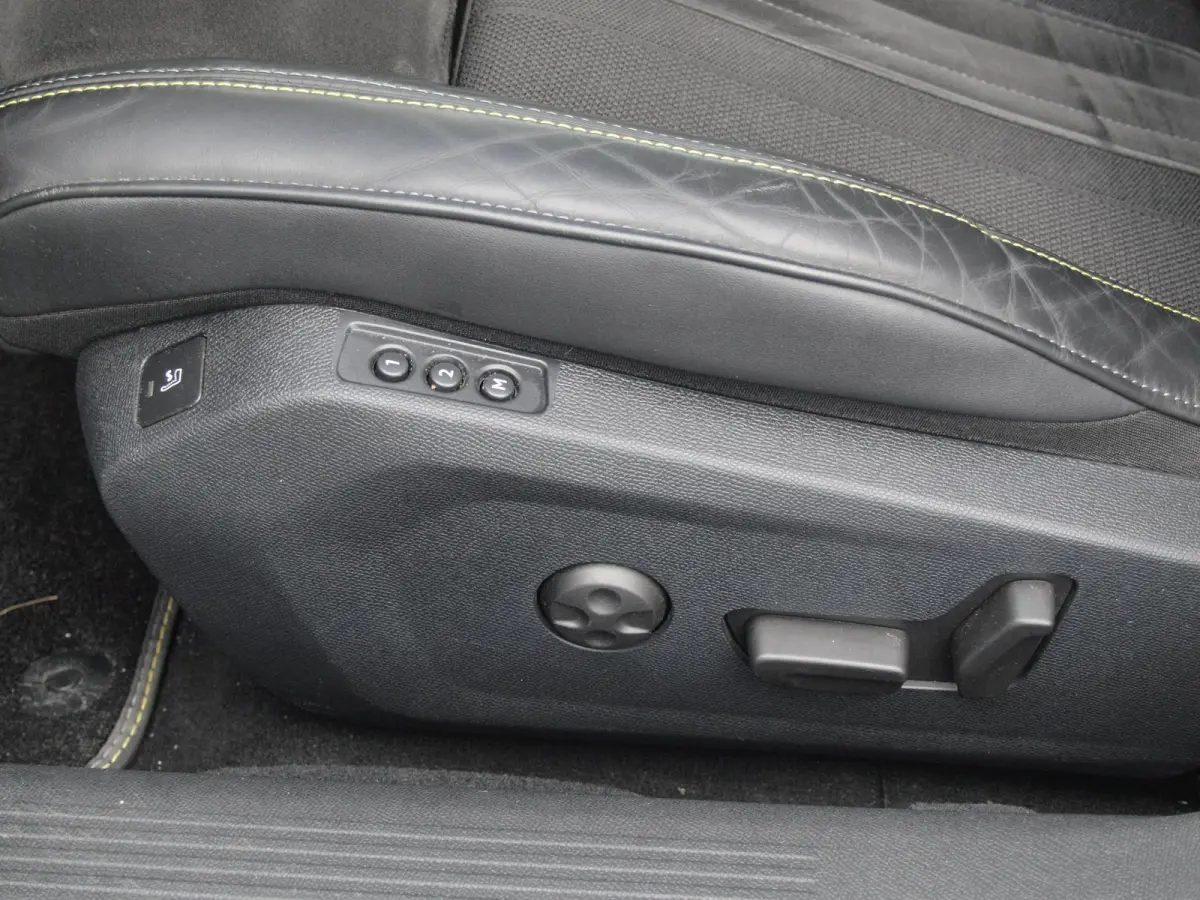 1.6 HYbrid Peugeot Sport Engineered | 360 Camera | 360 PK | NL-Auto | Gris Sellenium | Stoelverwarming |