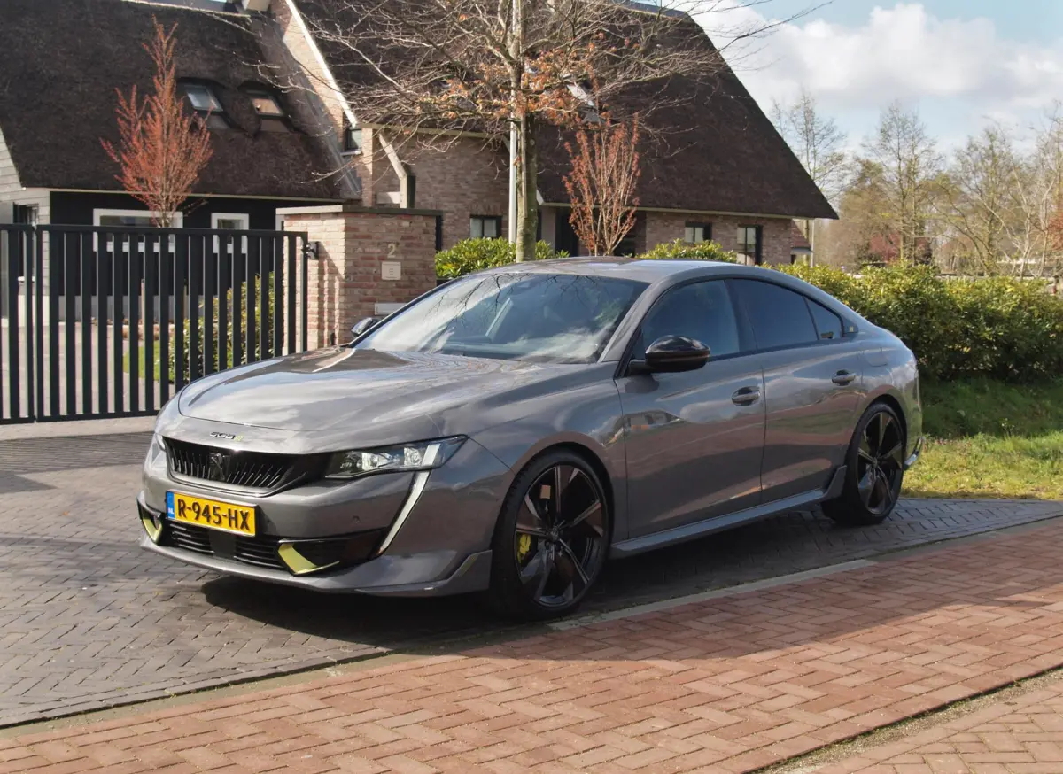 1.6 HYbrid Peugeot Sport Engineered | 360 Camera | 360 PK | NL-Auto | Gris Sellenium | Stoelverwarming |
