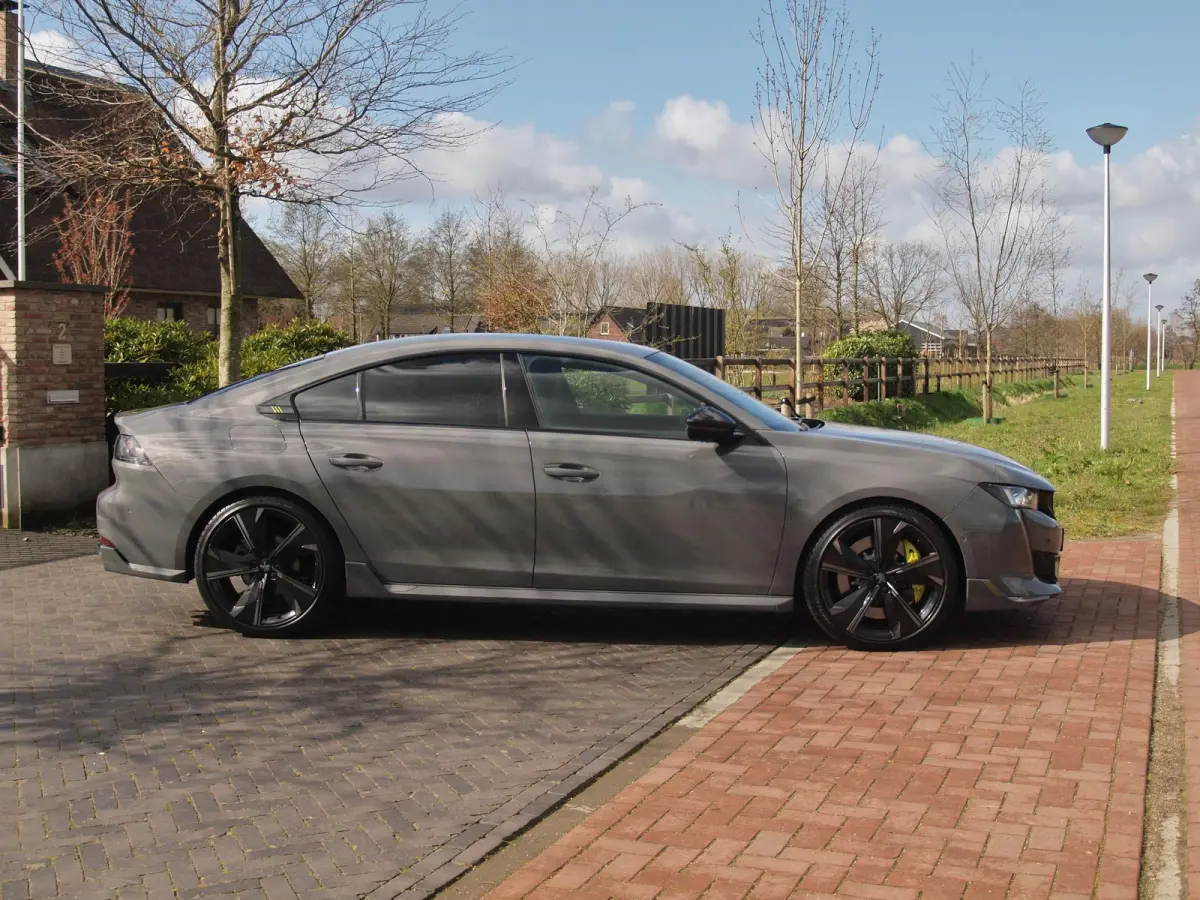 1.6 HYbrid Peugeot Sport Engineered | 360 Camera | 360 PK | NL-Auto | Gris Sellenium | Stoelverwarming |