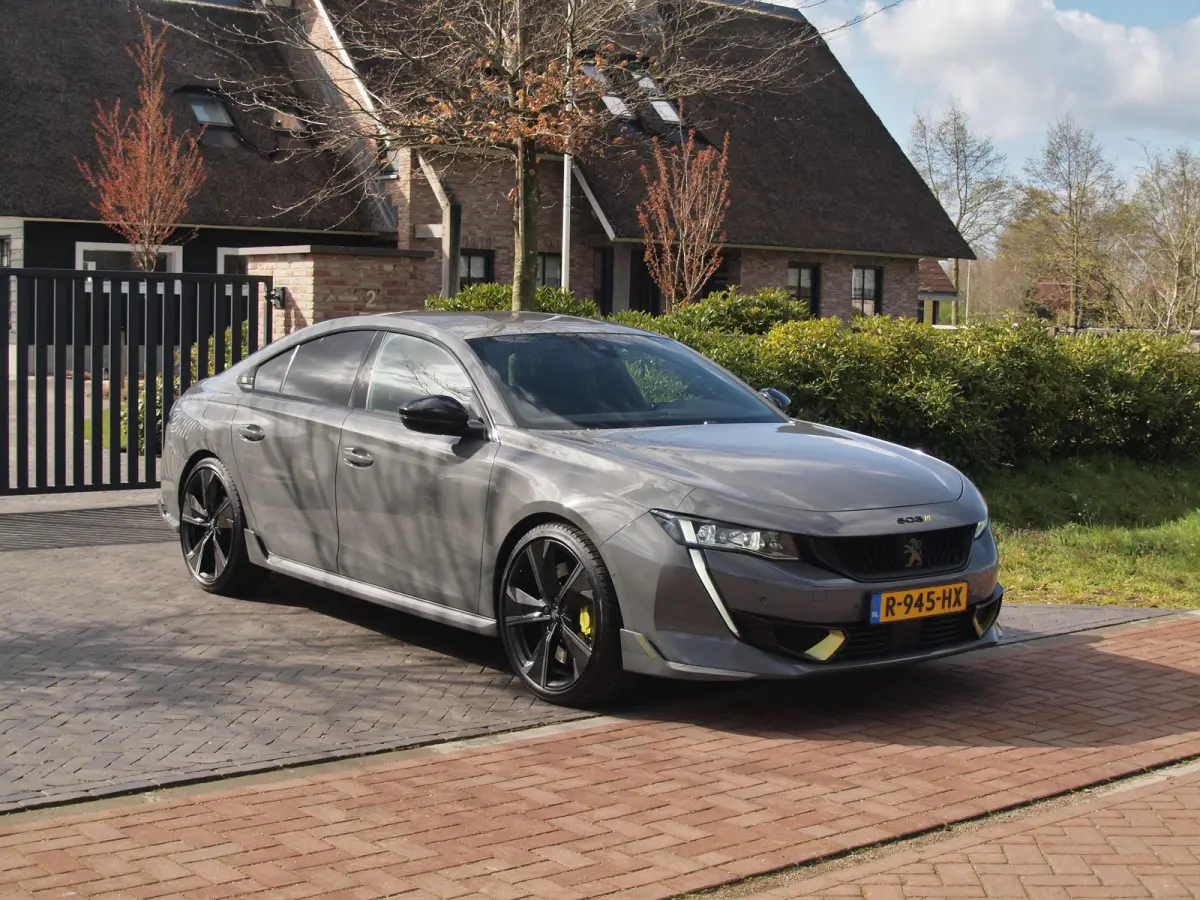 1.6 HYbrid Peugeot Sport Engineered | 360 Camera | 360 PK | NL-Auto | Gris Sellenium | Stoelverwarming |