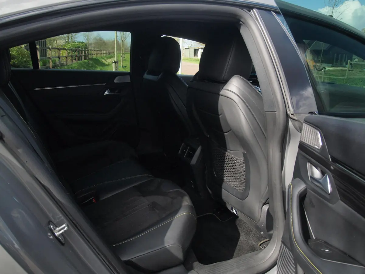 1.6 HYbrid Peugeot Sport Engineered | 360 Camera | 360 PK | NL-Auto | Gris Sellenium | Stoelverwarming |