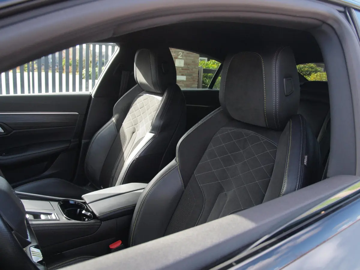 1.6 HYbrid Peugeot Sport Engineered | 360 Camera | 360 PK | NL-Auto | Gris Sellenium | Stoelverwarming |