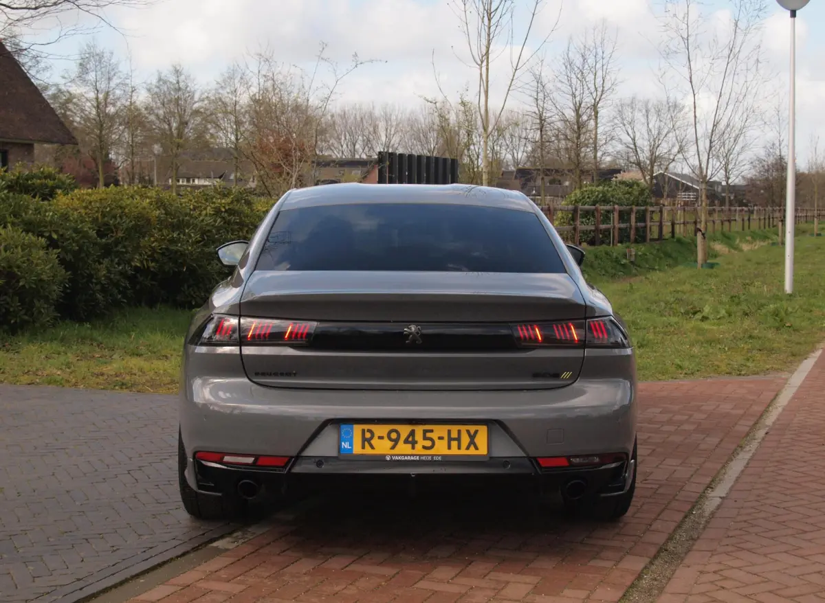 1.6 HYbrid Peugeot Sport Engineered | 360 Camera | 360 PK | NL-Auto | Gris Sellenium | Stoelverwarming |